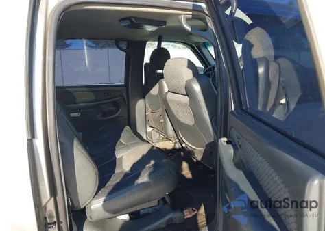 2002 Chevrolet Avalanche 1500 from USA, damaged, VIN 3GNEC13T82G109983